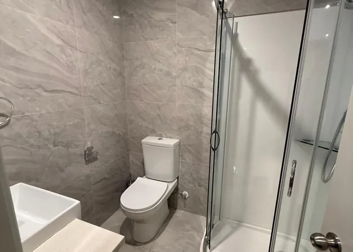 Deluxe Queen Suite